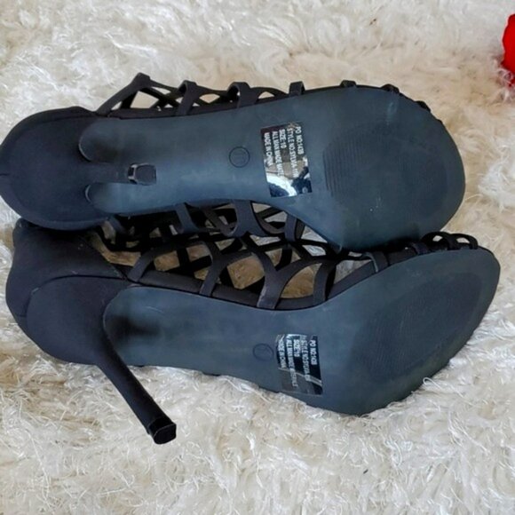 Breckelle's Spiked High Heels Black Size 10 Cut Out Ankle Buckle Prom Cocktail - Picture 9 of 16